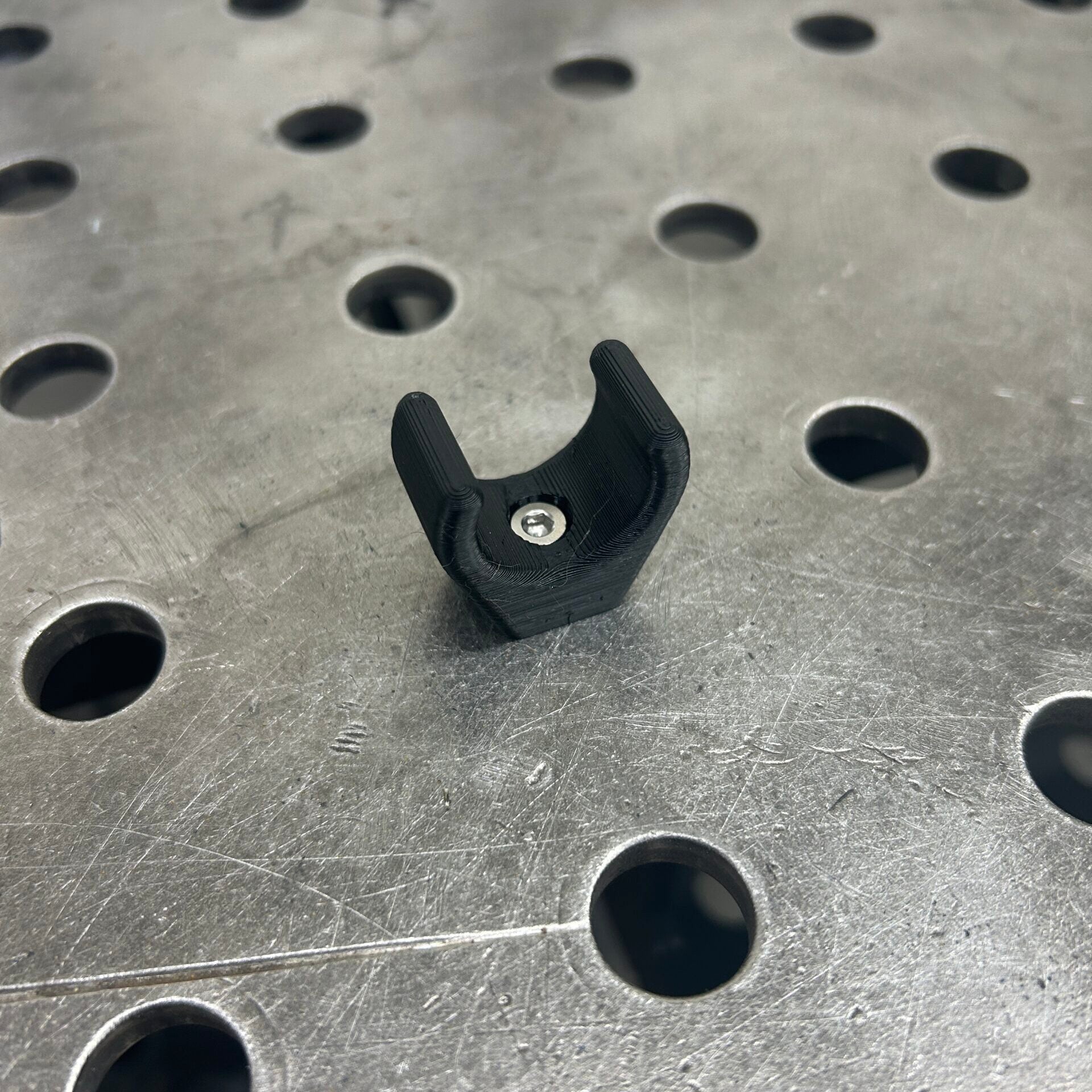 Staggered Flat Base AN Hose Clamps