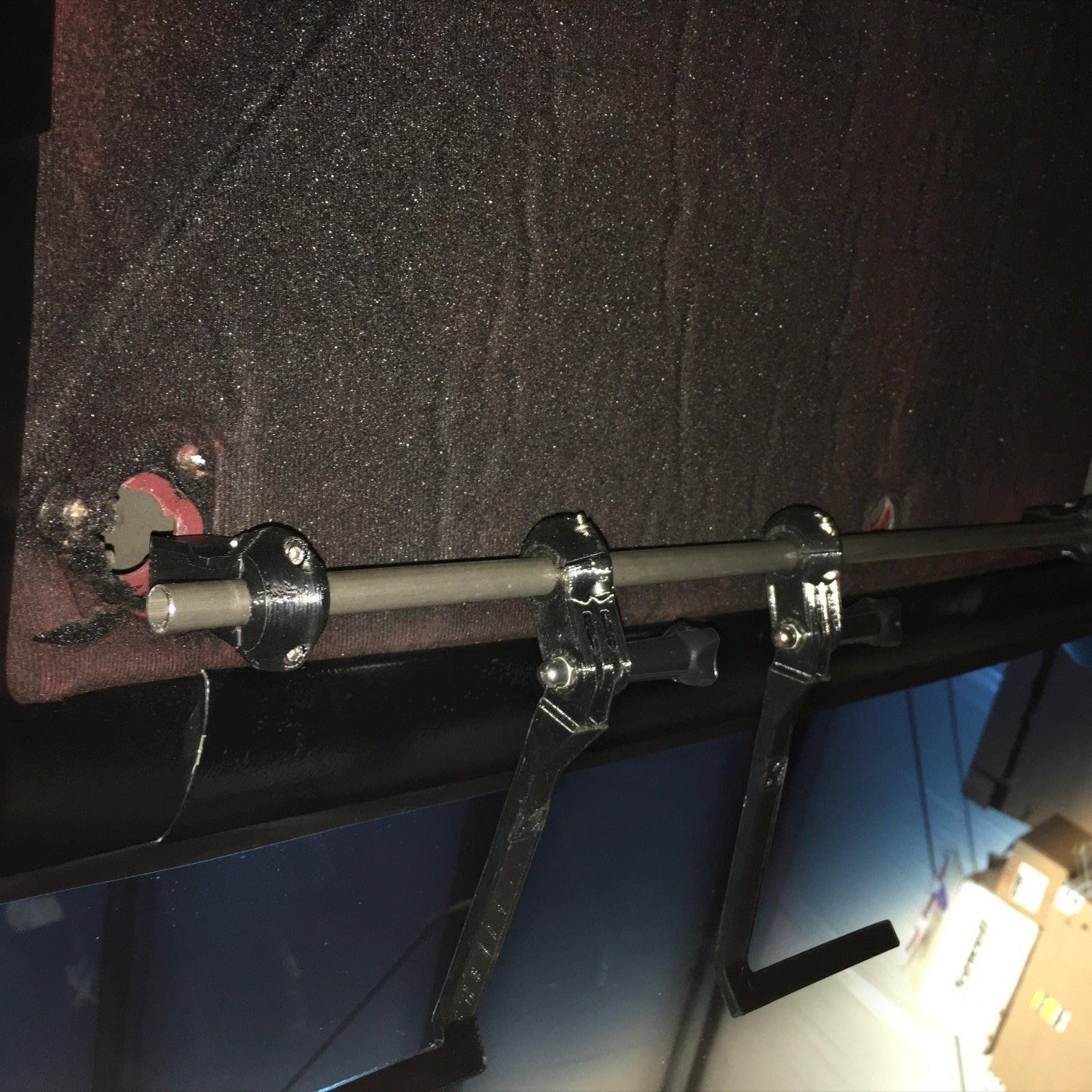 Henderson Race Shop Store Middle Bulb Blinder Set V1 mounted on a 3/8 inch tube for drag racing visibility control.