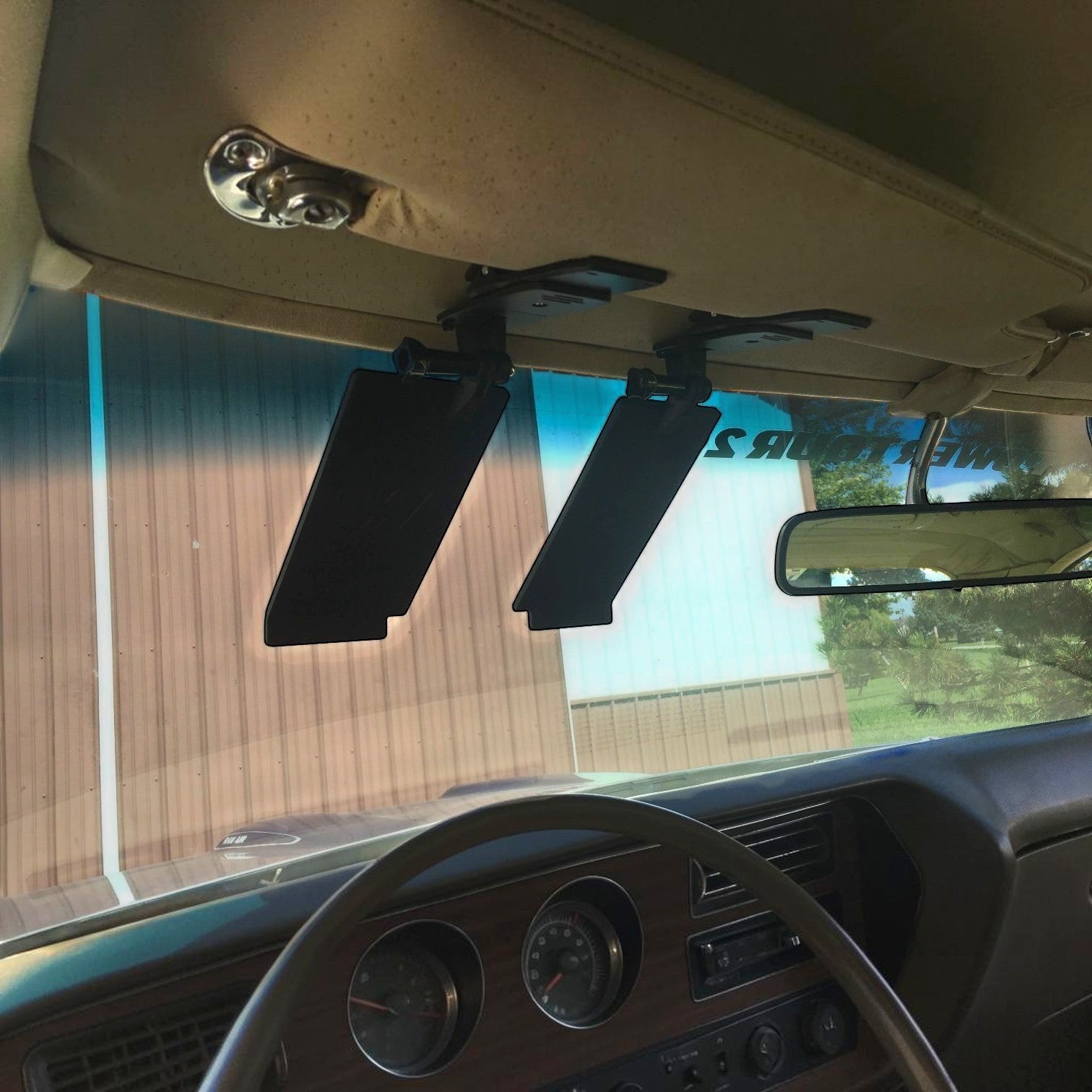 Henderson Race Shop Store notched whole tree blinder set mounted on a car visor for drag racing focus